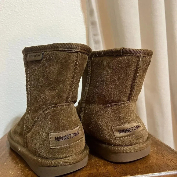 Minnetonka Women's Olympia Brown Suede Cozy Warm Fur Lined Bootie Mini Size 6 M - Picture 8 of 10